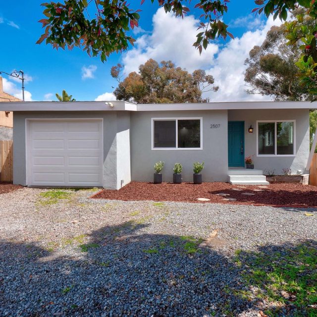 Home-Listing-on-Violet-St-in-San-Diego